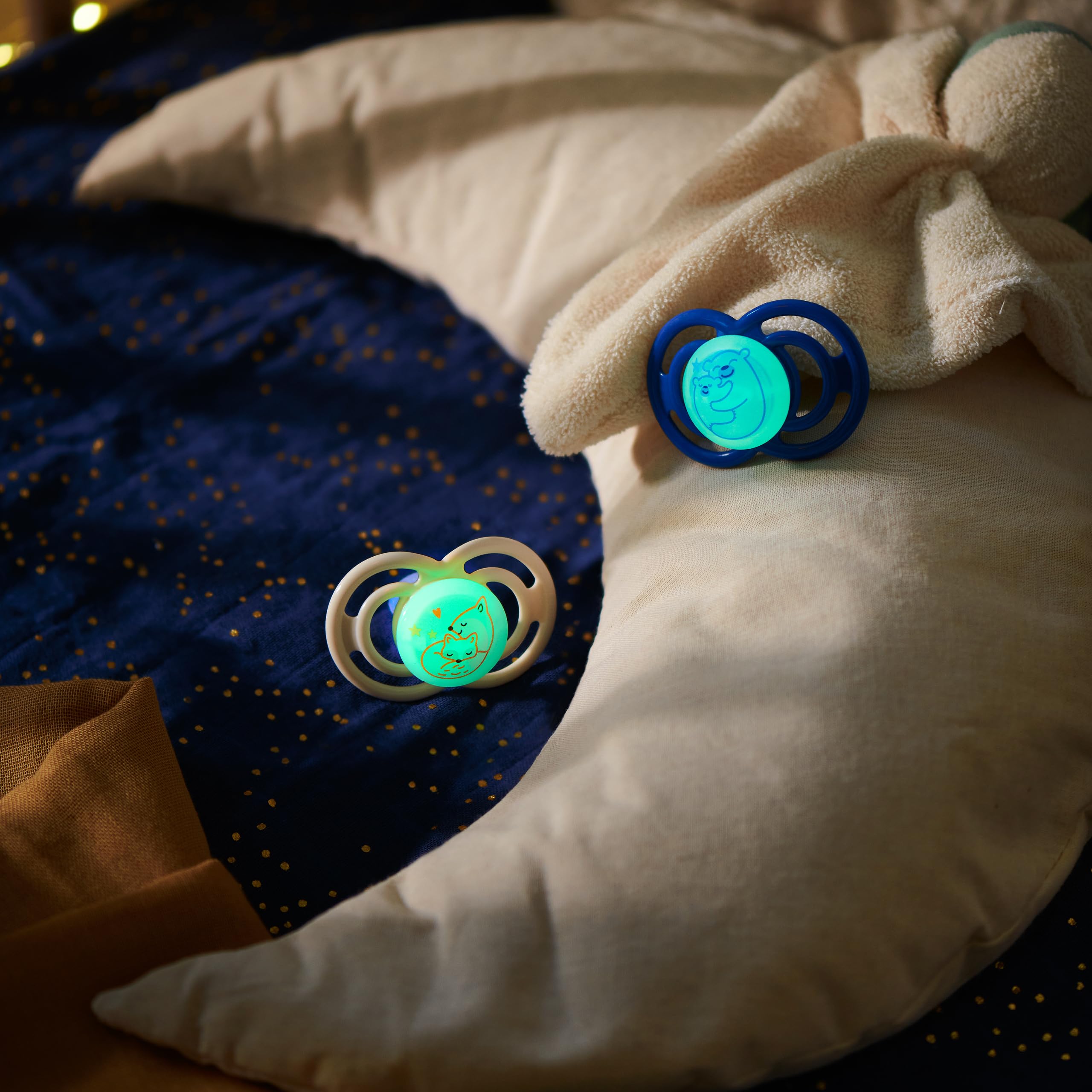 mam-perfect-night-ciuccio-ortodontico-luminoso-in-silicone-skinsoft-16-mesi-azzu image 6