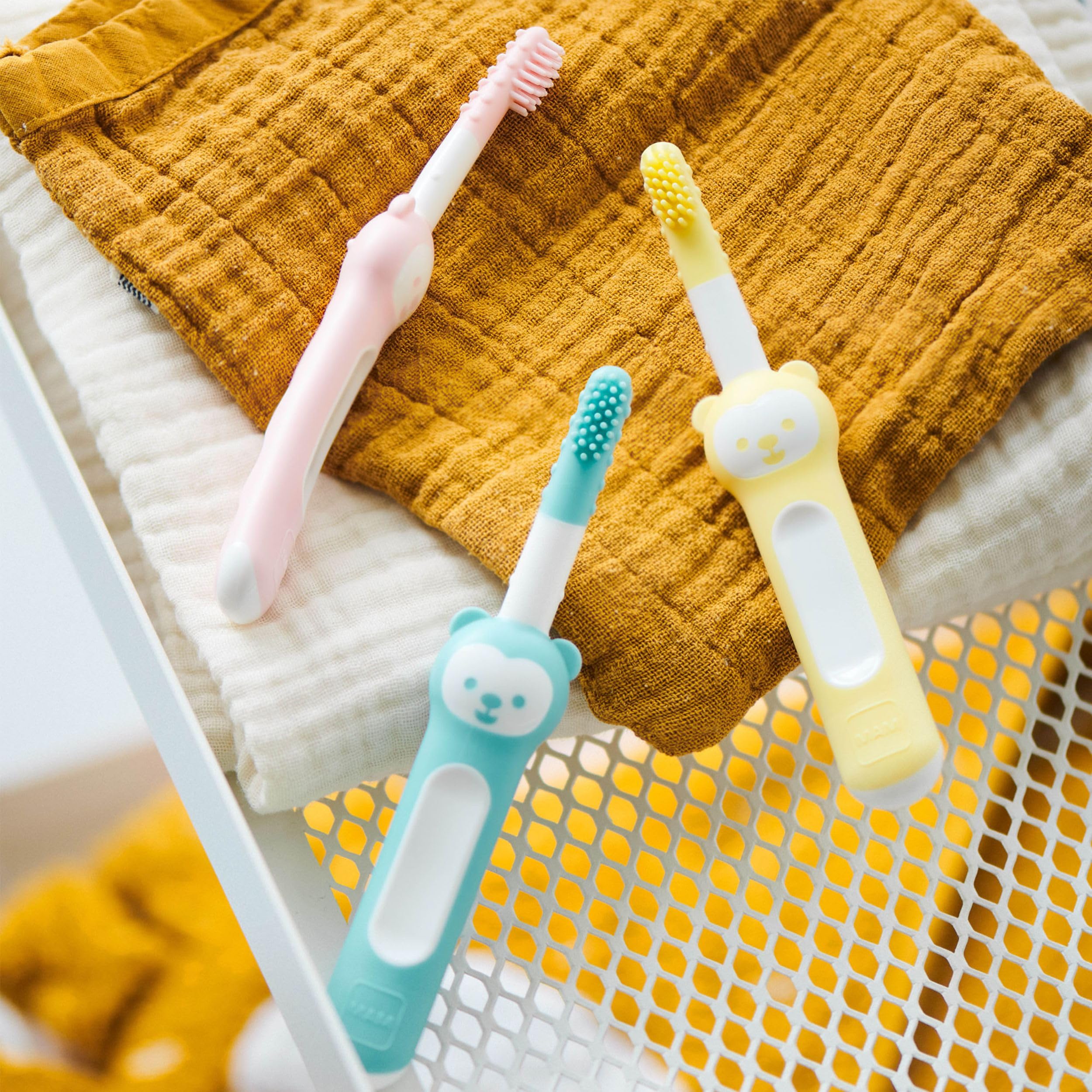 mam-massaging-brush-spazzolino-denti-bambini-3-mesi-setole-morbide-in-tpe-anello image 3
